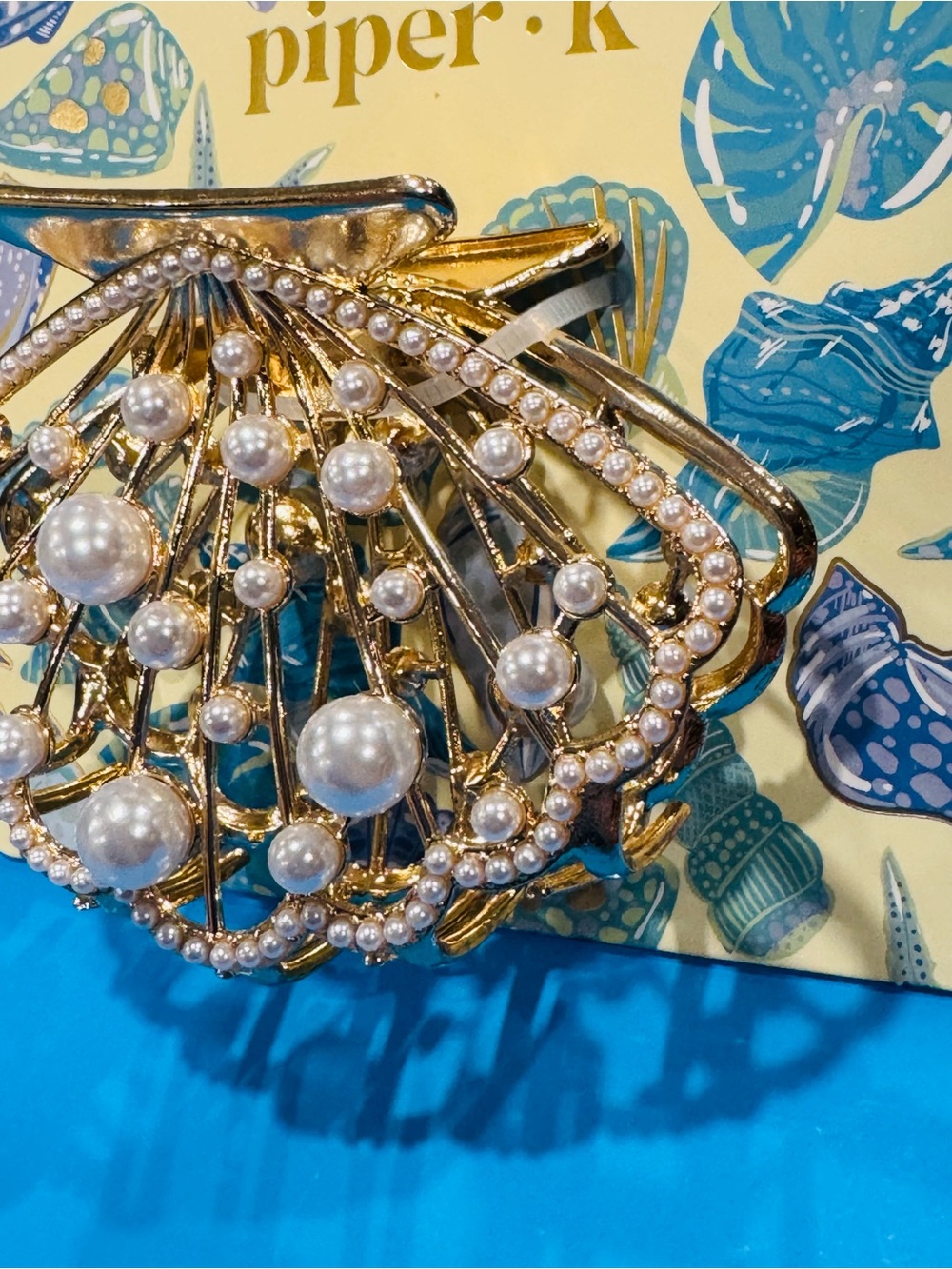 NWT Piper•K Gold Pearl Seashell Hair Clip